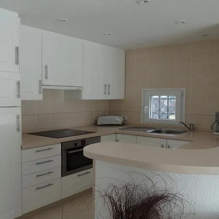 וילה Spacious 3-bedroom *
