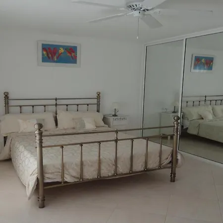 וילה Spacious 3-bedroom *