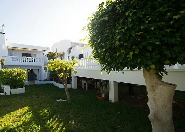 فيلة Spacious 3-bedroom *